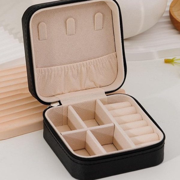 Jewelry Organizer Display Travel,Portable Leather jewelry case Boxes (Black)