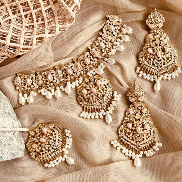 Suroor â€“ Hyderabadi Choker Set (Pearl White)