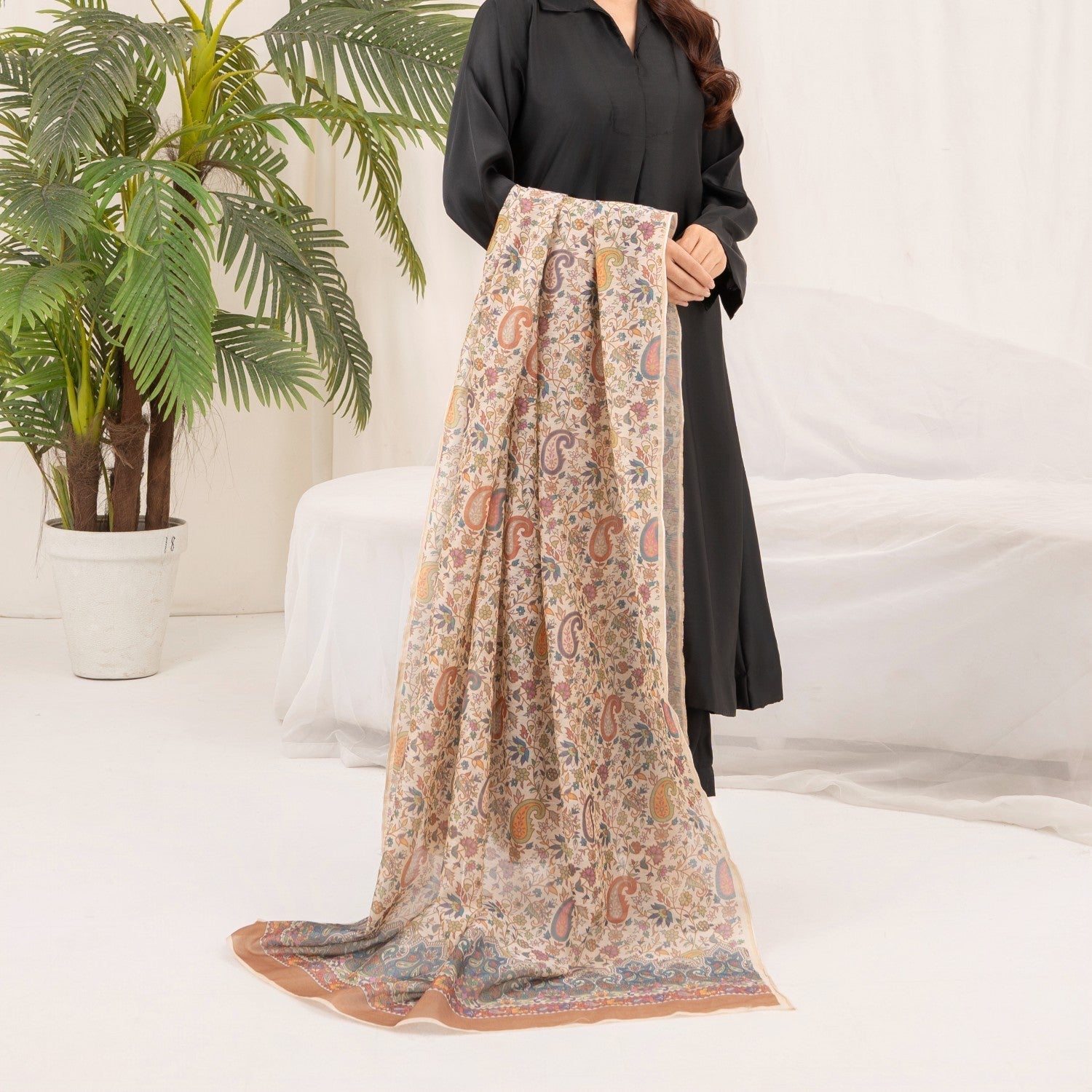 paper_cotton_shawl_with_floral_print_2_-174771962470263_41eec564-b8a8-44c2-b5e5-bf45252ddc62